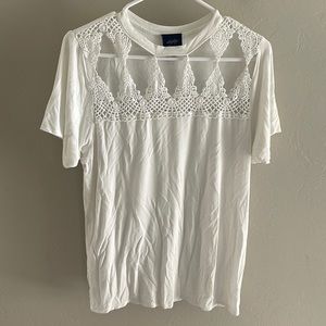 Daytrip, white, M t-shirt with cutout design at neck